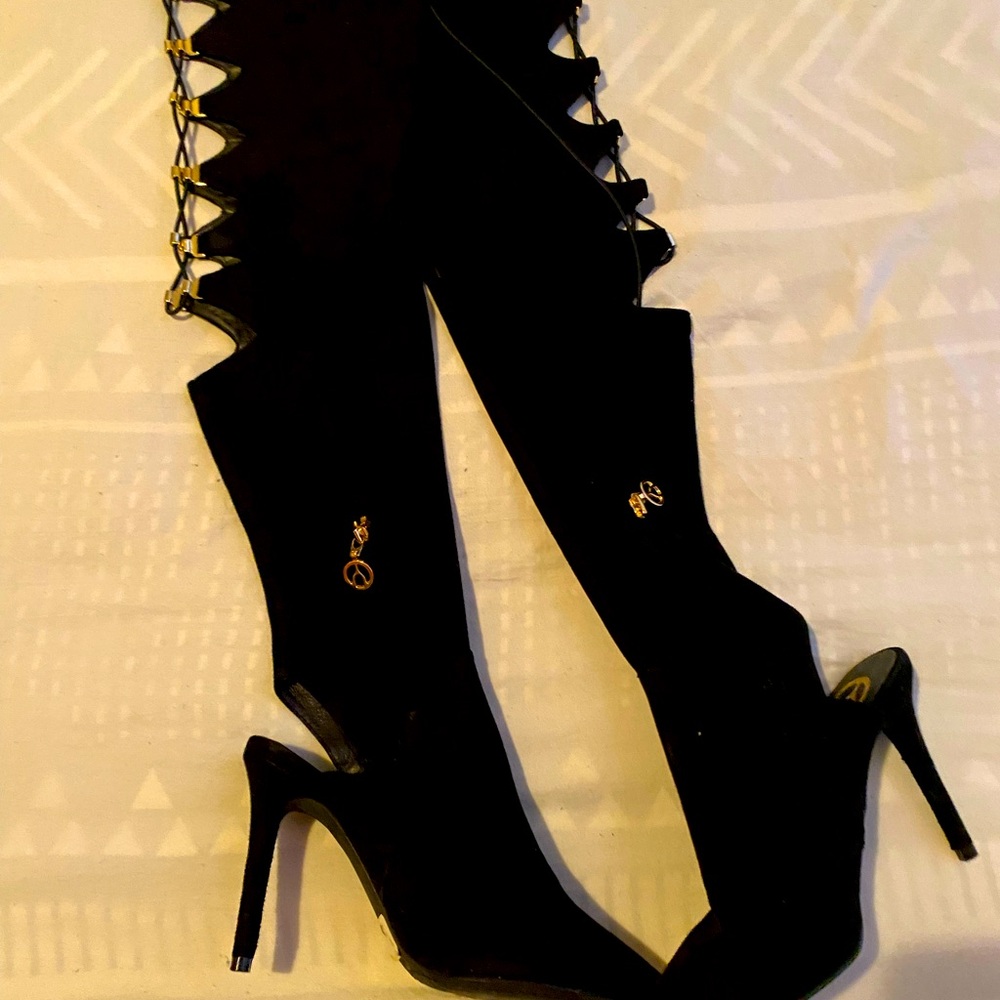 Size 7 wishbone thigh high suede boots black with gold trim